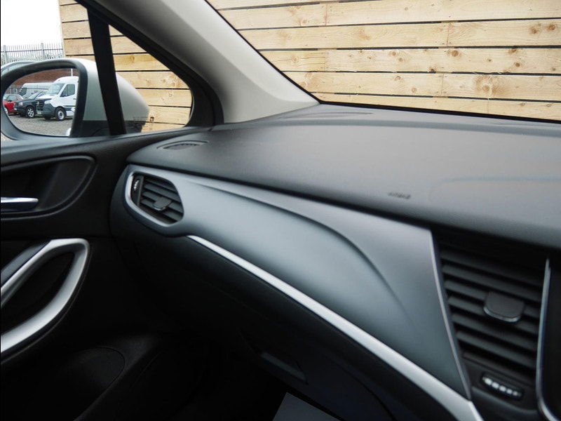 Vauxhall Astra 1.6 CDTi ecoFLEX Design Sports Tourer Euro 6 (s/s) 5dr 5dr Manual 2025