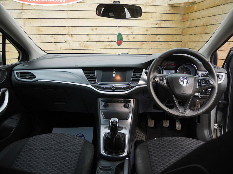 Vauxhall Astra 1.6 CDTi ecoFLEX Design Sports Tourer Euro 6 (s/s) 5dr 5dr Manual 2025