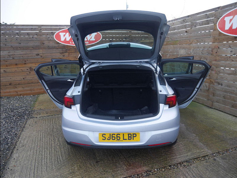 Vauxhall Astra 1.6 CDTi ecoTEC BlueInjection SRi Hatchback 5dr Diesel Manual Euro 6 (110 ps) 5dr Manual 2026