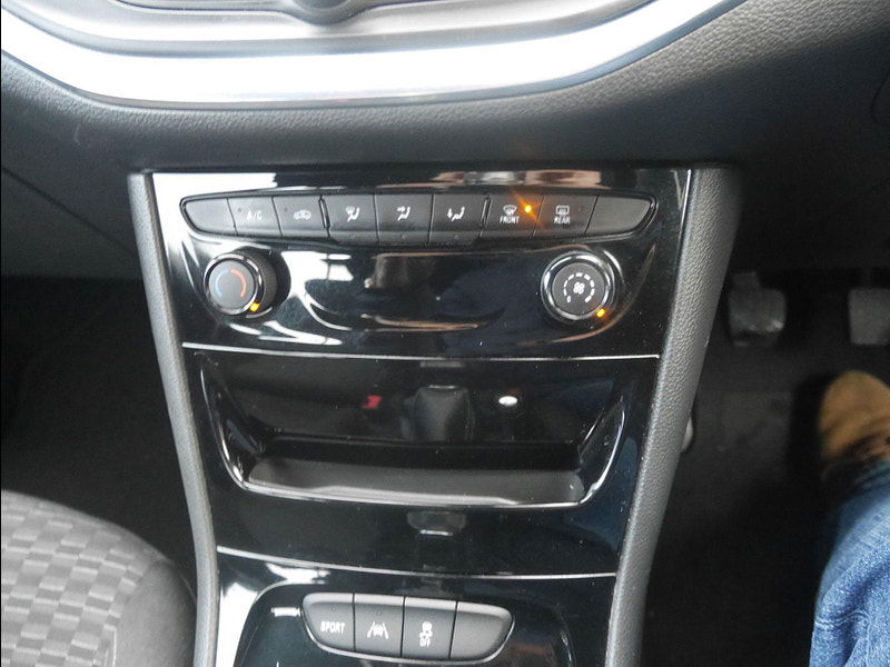 Vauxhall Astra 1.6 CDTi ecoTEC BlueInjection SRi Hatchback 5dr Diesel Manual Euro 6 (110 ps) 5dr Manual 2026