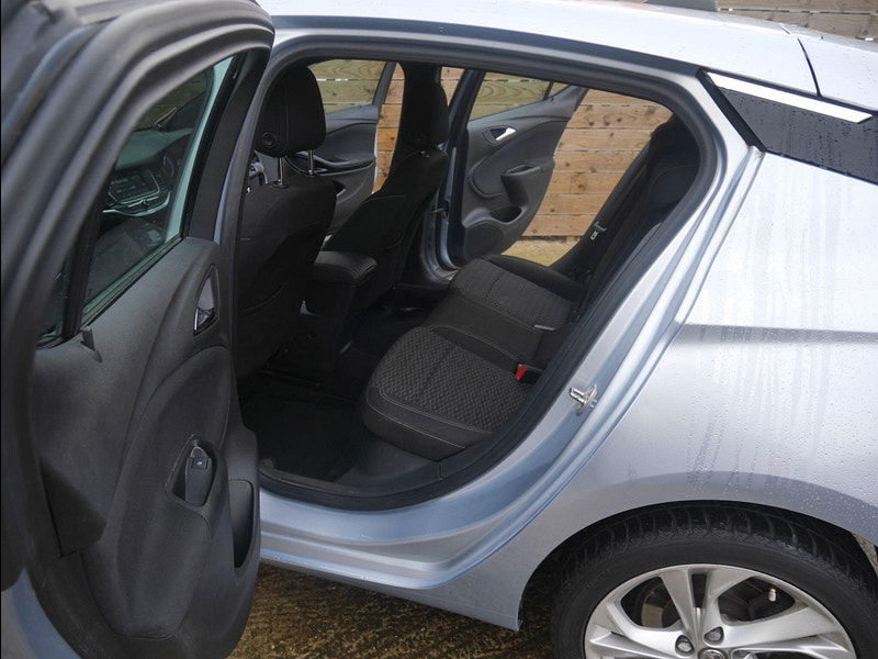 Vauxhall Astra 1.6 CDTi ecoTEC BlueInjection SRi Hatchback 5dr Diesel Manual Euro 6 (110 ps) 5dr Manual 2026