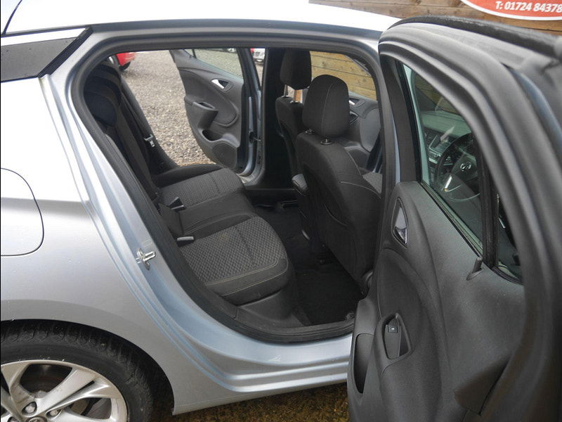 Vauxhall Astra 1.6 CDTi ecoTEC BlueInjection SRi Hatchback 5dr Diesel Manual Euro 6 (110 ps) 5dr Manual 2026