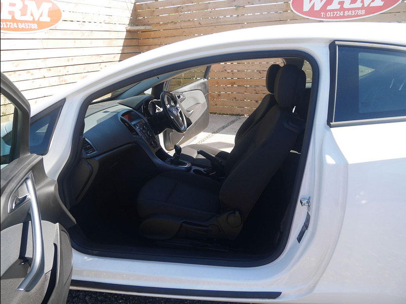 Vauxhall Astra GTC 1.4T 16V Sport Euro 5 (s/s) 3dr 3dr Manual 2025