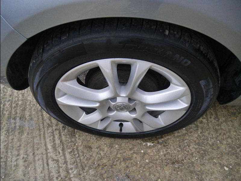 Vauxhall Corsa 1.4 16V SXi Hatchback 5dr Petrol Manual Wide Ratio Euro 5 (A/C) (100 ps) 5dr Manual 2025