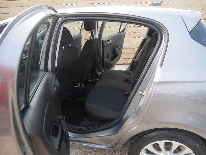 Vauxhall Corsa 1.4i ecoTEC SE Nav Euro 6 5dr 5dr Manual 2025