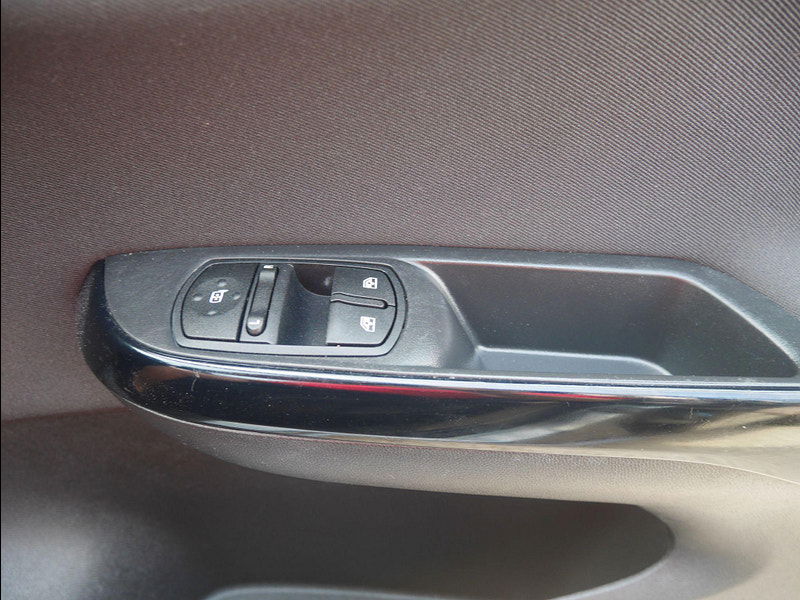 Vauxhall Corsa 1.4i ecoTEC SE Nav Euro 6 5dr 5dr Manual 2025