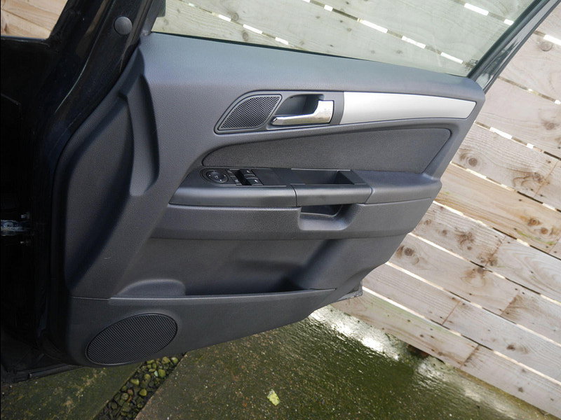 Vauxhall Zafira 1.6 16V Exclusiv MPV 5dr Petrol Manual Euro 5 (115 ps) 5dr Manual 2026