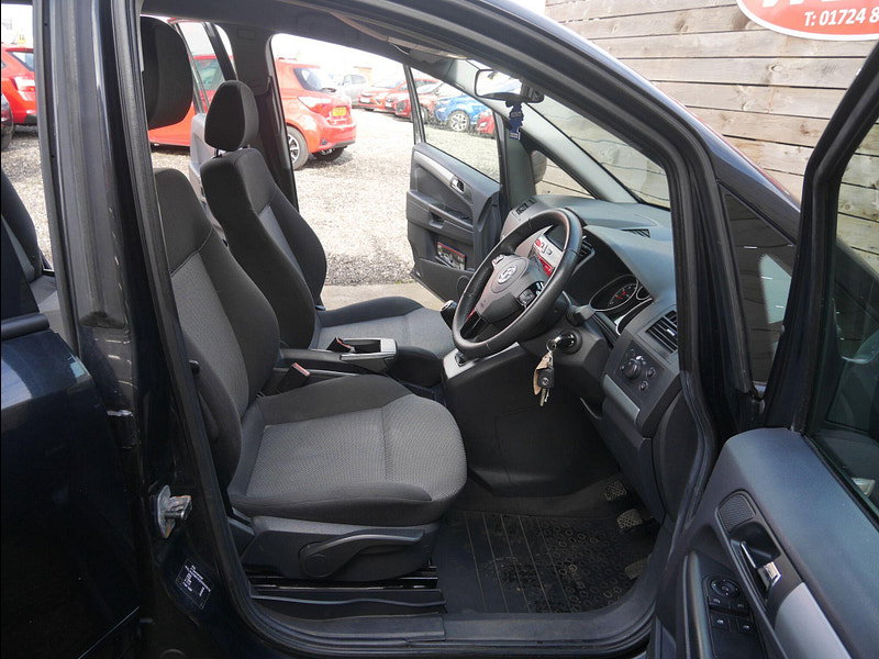 Vauxhall Zafira 1.6 16V Exclusiv MPV 5dr Petrol Manual Euro 5 (115 ps) 5dr Manual 2026