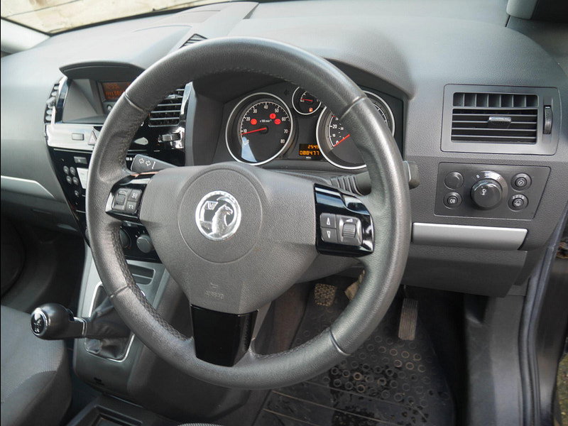 Vauxhall Zafira 1.6 16V Exclusiv MPV 5dr Petrol Manual Euro 5 (115 ps) 5dr Manual 2026