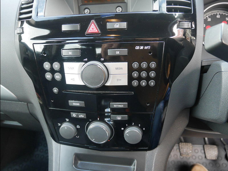 Vauxhall Zafira 1.6 16V Exclusiv MPV 5dr Petrol Manual Euro 5 (115 ps) 5dr Manual 2026