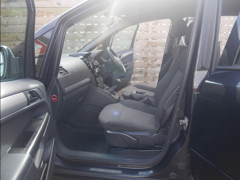 Vauxhall Zafira 1.6 16V Exclusiv MPV 5dr Petrol Manual Euro 5 (115 ps) 5dr Manual 2026