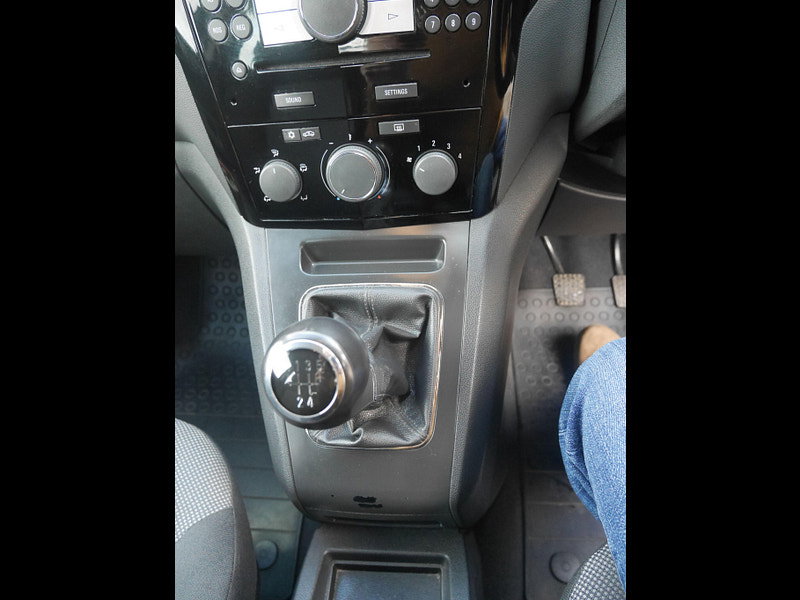 Vauxhall Zafira 1.6 16V Exclusiv MPV 5dr Petrol Manual Euro 5 (115 ps) 5dr Manual 2026