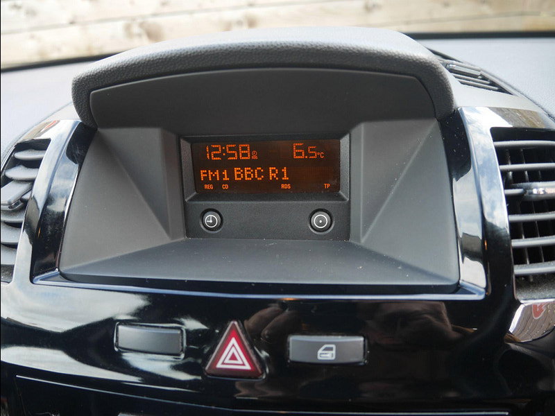 Vauxhall Zafira 1.6 16V Exclusiv MPV 5dr Petrol Manual Euro 5 (115 ps) 5dr Manual 2026