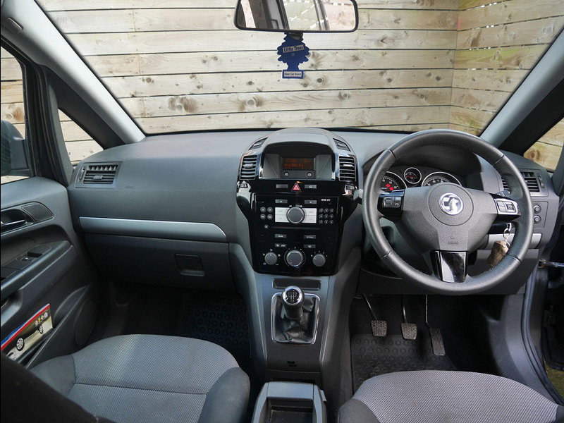 Vauxhall Zafira 1.6 16V Exclusiv MPV 5dr Petrol Manual Euro 5 (115 ps) 5dr Manual 2026