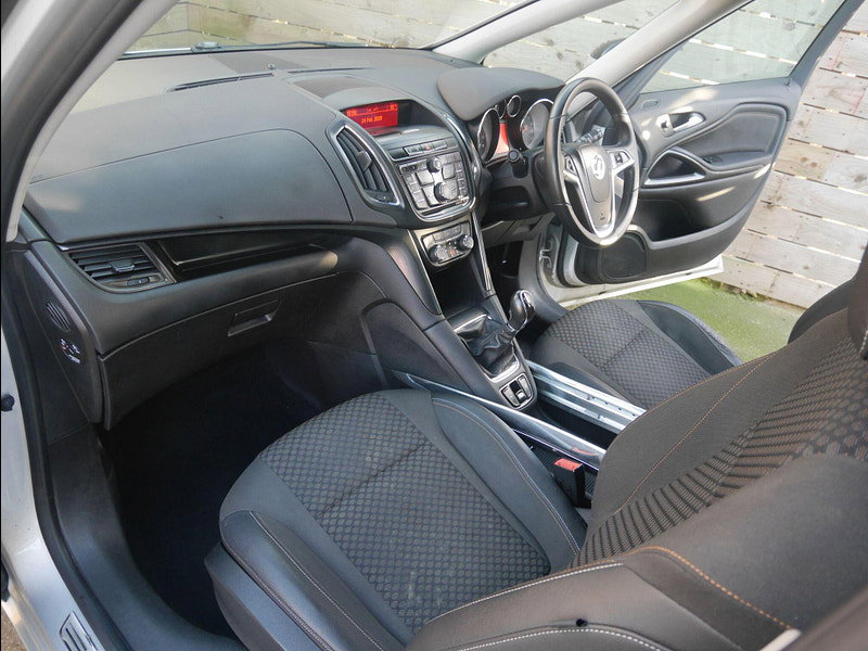 Vauxhall Zafira Tourer 1.4i Turbo SE MPV 5dr Petrol Manual Euro 6 (140 ps) 5dr Manual 2026