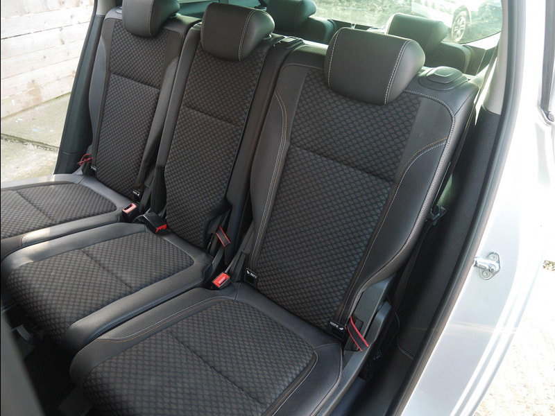 Vauxhall Zafira Tourer 1.4i Turbo SE MPV 5dr Petrol Manual Euro 6 (140 ps) 5dr Manual 2026