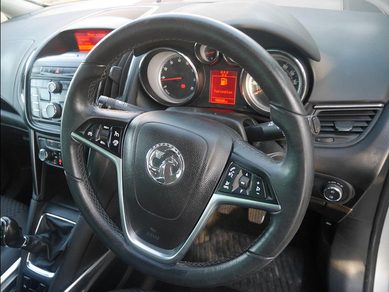 Vauxhall Zafira Tourer 1.4i Turbo SE MPV 5dr Petrol Manual Euro 6 (140 ps) 5dr Manual 2026