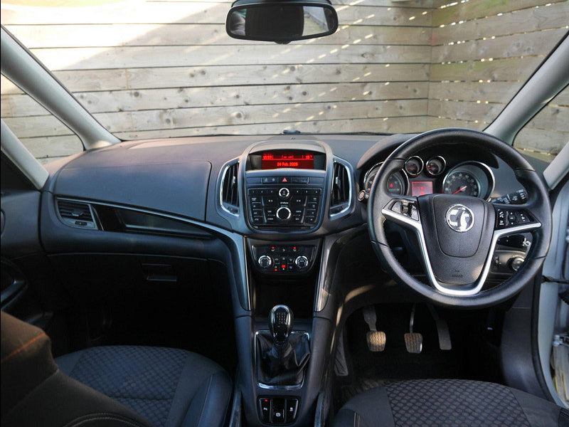 Vauxhall Zafira Tourer 1.4i Turbo SE MPV 5dr Petrol Manual Euro 6 (140 ps) 5dr Manual 2026