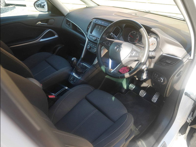 Vauxhall Zafira Tourer 2.0 CDTi SRi Euro 6 (s/s) 5dr 5dr Manual 2025