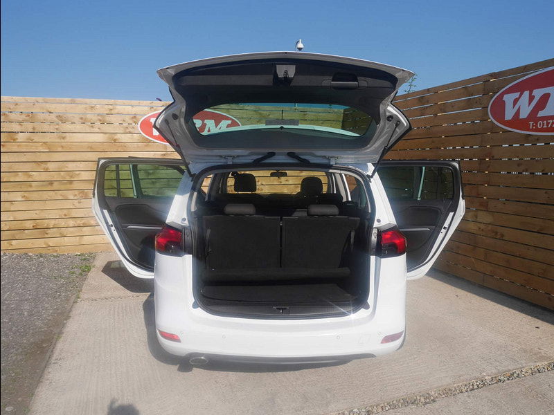 Vauxhall Zafira Tourer 2.0 CDTi SRi Euro 6 (s/s) 5dr 5dr Manual 2025