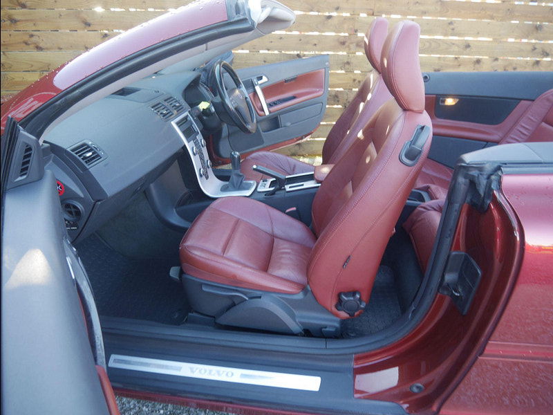 Volvo C70 2.0D SE Lux Convertible 2dr Diesel Manual Euro 4 (136 ps) 2dr Manual 2026