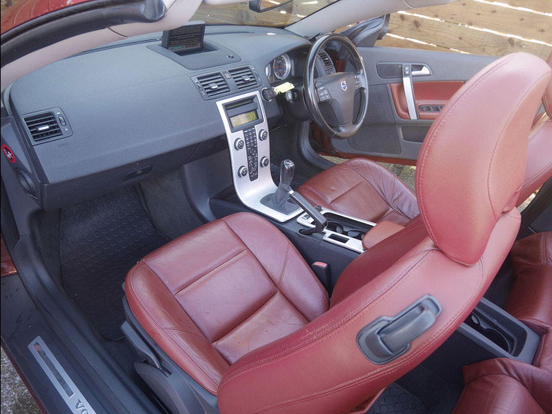 Volvo C70 2.0D SE Lux Convertible 2dr Diesel Manual Euro 4 (136 ps) 2dr Manual 2026