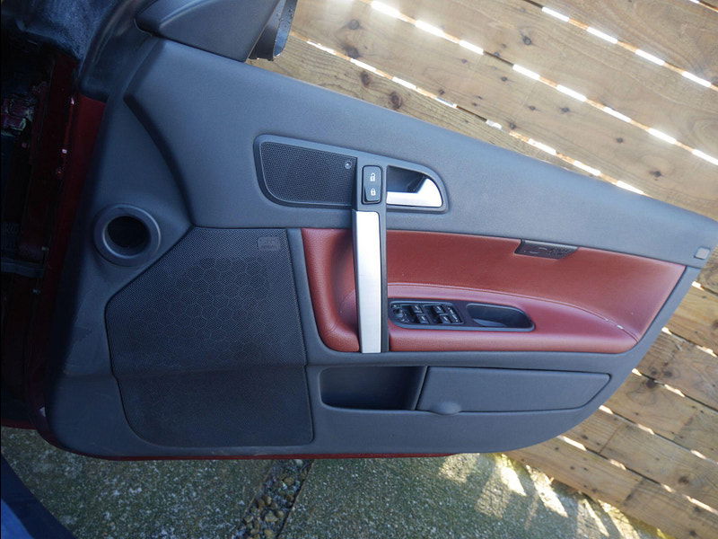 Volvo C70 2.0D SE Lux Convertible 2dr Diesel Manual Euro 4 (136 ps) 2dr Manual 2026