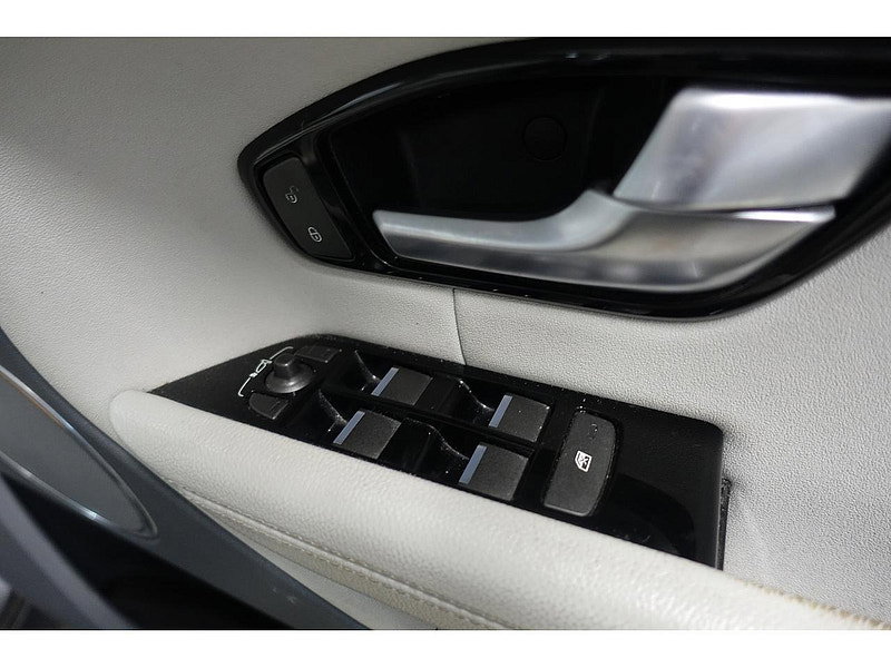 Land Rover Range Rover Evoque 2.0 eD4 SE Tech SUV 5dr Diesel Manual FWD Euro 6 (s/s) (150 ps) 5dr Manual 2026