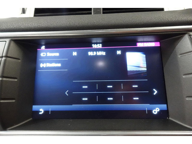 Land Rover Range Rover Evoque 2.0 eD4 SE Tech SUV 5dr Diesel Manual FWD Euro 6 (s/s) (150 ps) 5dr Manual 2026