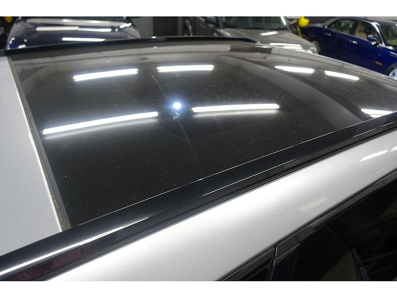 Land Rover Range Rover Velar 3.0 SD6 V6 R-Dynamic HSE SUV 5dr Diesel Auto 4WD Euro 6 (s/s) (300 ps) 5dr Automatic 2025