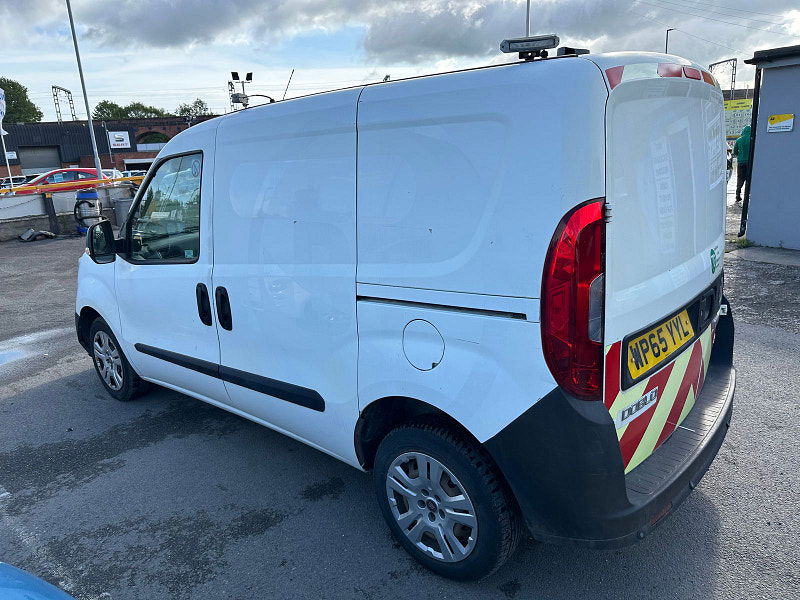 Fiat DOBLO CARGO 1.2L Doblo 16V MultiJet Diesel Manual Euro 5 (90 bhp) 6dr Manual 2025
