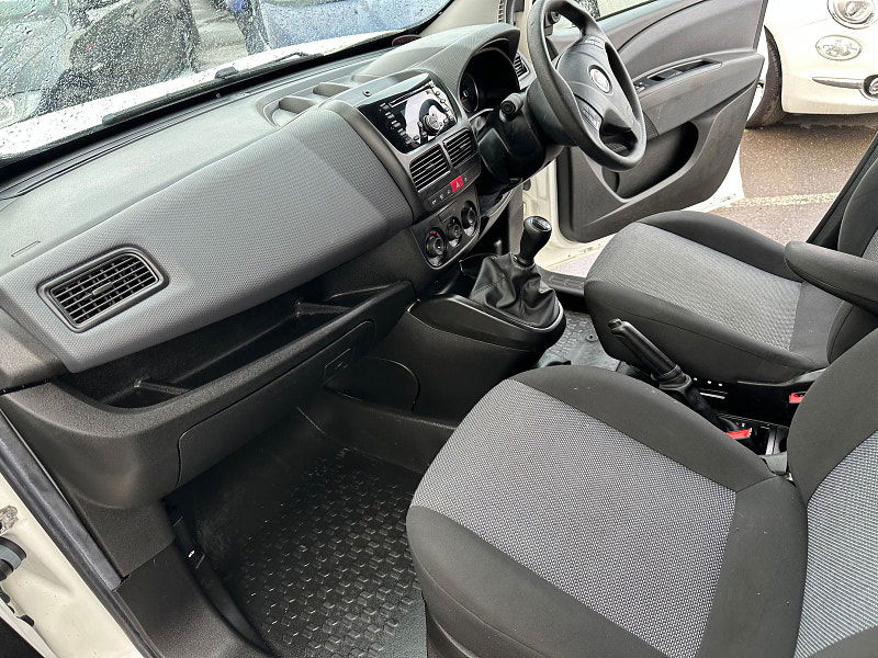 Fiat DOBLO CARGO 1.2L Doblo 16V MultiJet Diesel Manual Euro 5 (90 bhp) 6dr Manual 2025