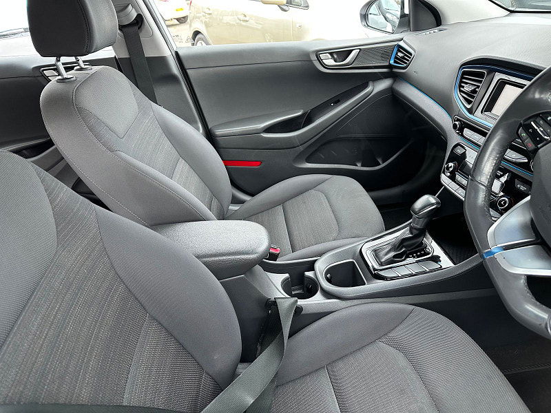 Hyundai IONIQ 1.6 h-GDi SE Hatchback 5dr Petrol Hybrid DCT Euro 6 (s/s) (141 ps) 5dr Automatic 2026