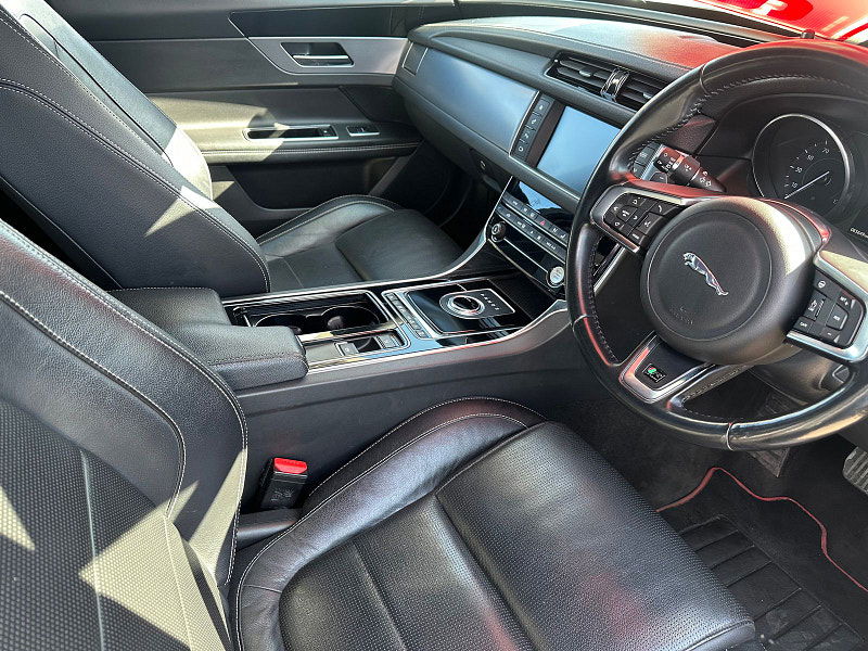 Jaguar XF 2.0L R-Sport D Auto Saloon 4dr Diesel Automatic Euro 6 (177 bhp) 4dr Automatic 2025
