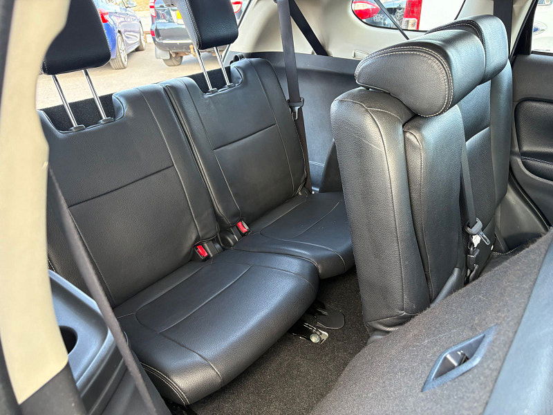 Mitsubishi Outlander 2.3L GX 3 DI-D SUV 5dr Diesel Manual Euro 5 (147 bhp) 5dr Manual 2025
