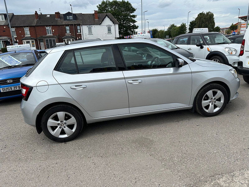 Skoda Fabia 1.0L SE TSI Hatchback 5dr Petrol Manual Euro 6 (94 bhp) 5dr Manual 2025