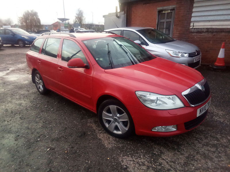 Skoda Octavia 1.6L Elegance TDI CR Estate 5dr Diesel Manual Euro 4 (103 bhp) 5dr Manual 2025