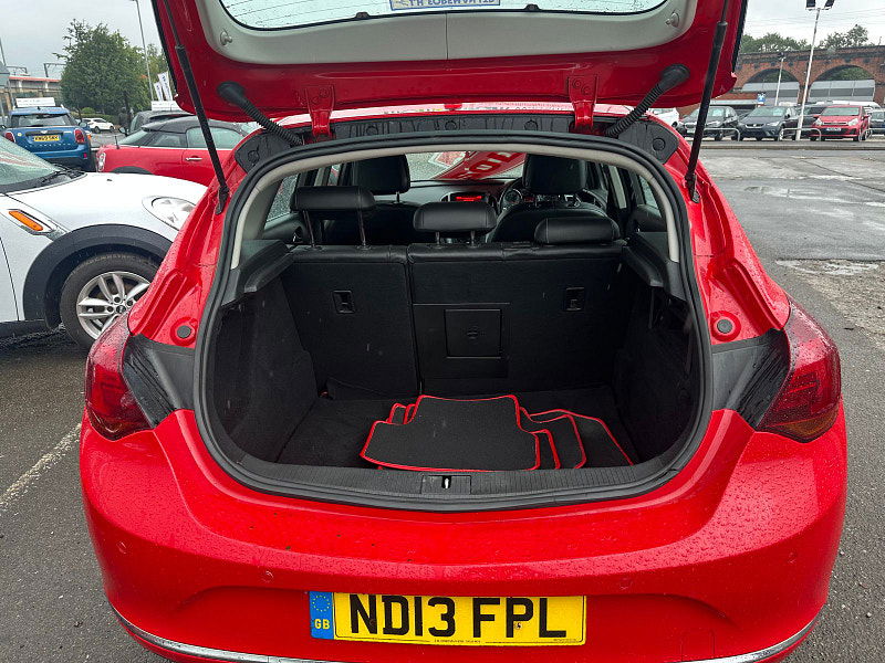 Vauxhall Astra 2.0L Elite CDTI Auto Hatchback 5dr Diesel Automatic Euro 5 (163 bhp) 5dr Automatic 2025