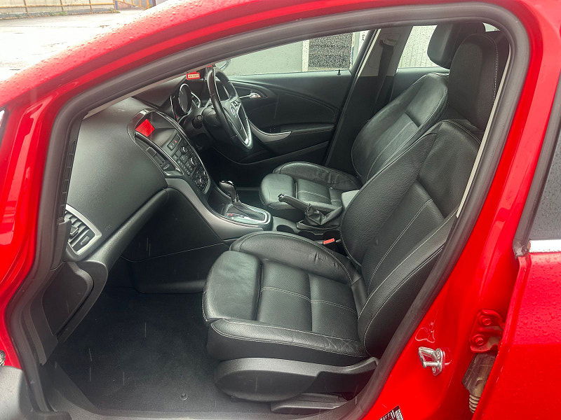 Vauxhall Astra 2.0L Elite CDTI Auto Hatchback 5dr Diesel Automatic Euro 5 (163 bhp) 5dr Automatic 2025