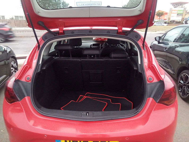 Vauxhall Astra 2.0L Elite CDTI Auto Hatchback 5dr Diesel Automatic Euro 5 (163 bhp) 5dr Automatic 2025