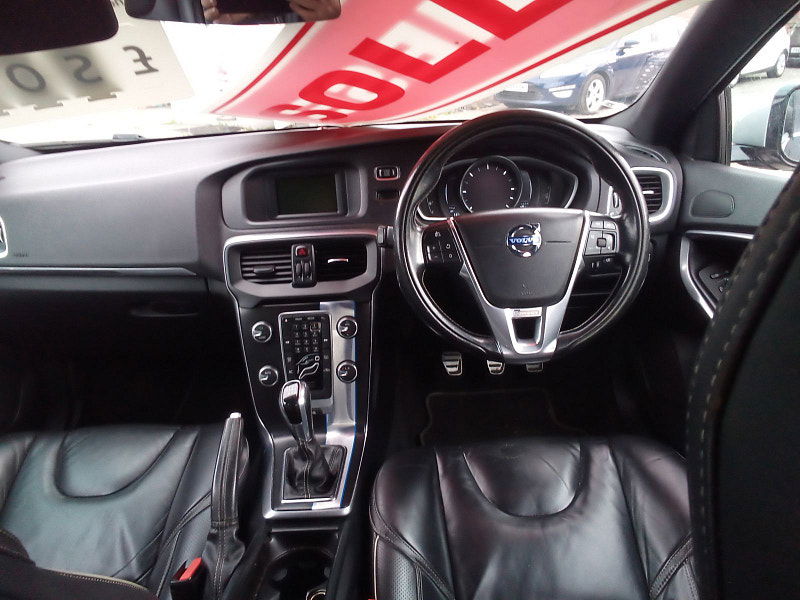 Volvo V40 1.6L R-Design D2 Hatchback 5dr Diesel Manual Euro 5 (113 bhp) 5dr Manual 2025