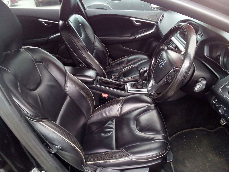 Volvo V40 1.6L R-Design D2 Hatchback 5dr Diesel Manual Euro 5 (113 bhp) 5dr Manual 2025