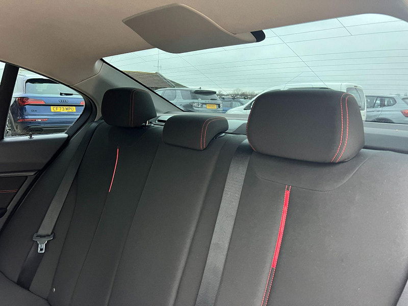 BMW 3 Series 2.0 320d Sport Auto Euro 5 (s/s) 4dr 4dr Automatic 2025