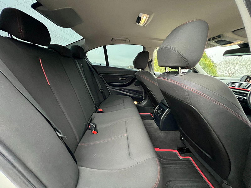 BMW 3 Series 2.0 320d Sport Auto Euro 5 (s/s) 4dr 4dr Automatic 2025