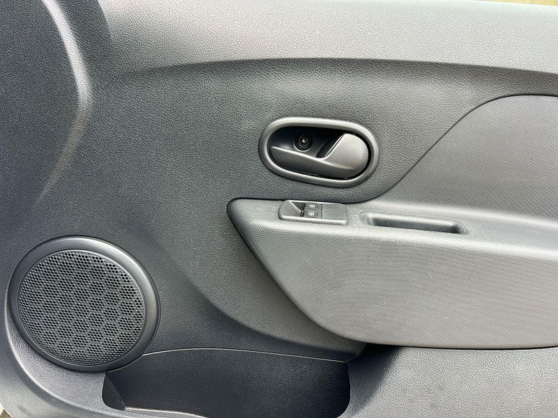 Dacia Sandero 1.0 SCe Ambiance Euro 6 5dr 5dr Manual 2025