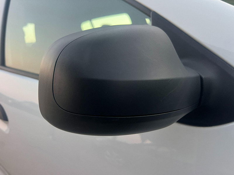 Dacia Sandero 1.0 SCe Ambiance Euro 6 5dr 5dr Manual 2025