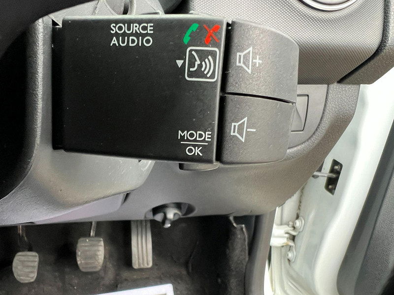 Dacia Sandero 1.0 SCe Ambiance Euro 6 5dr 5dr Manual 2025