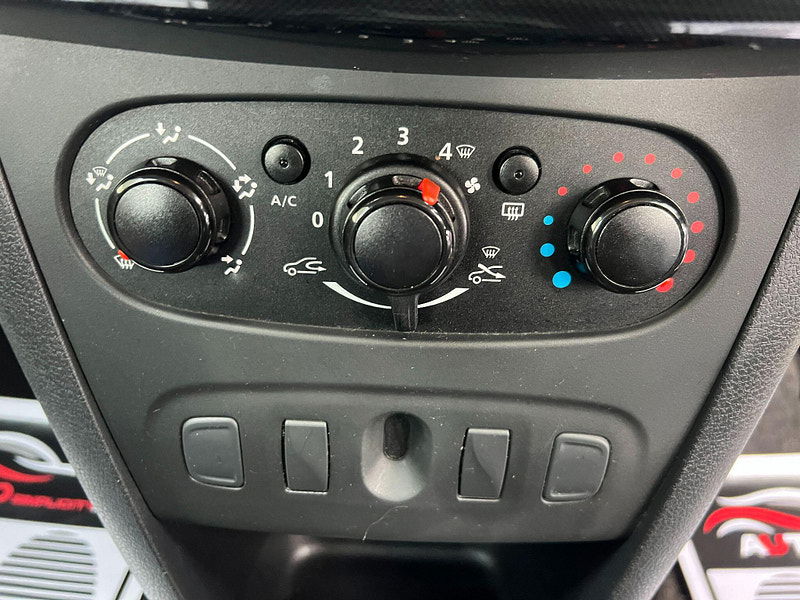 Dacia Sandero 1.0 SCe Ambiance Euro 6 5dr 5dr Manual 2025