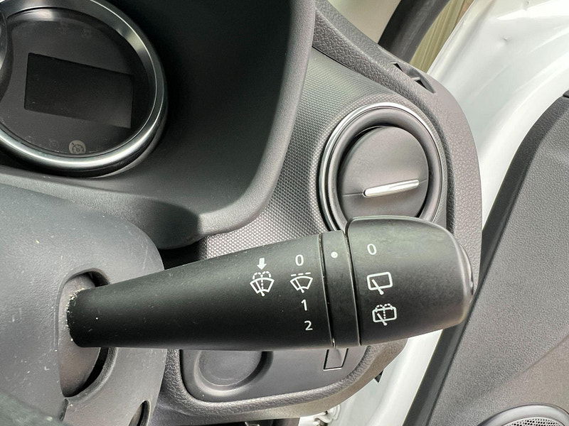 Dacia Sandero 1.0 SCe Ambiance Euro 6 5dr 5dr Manual 2025