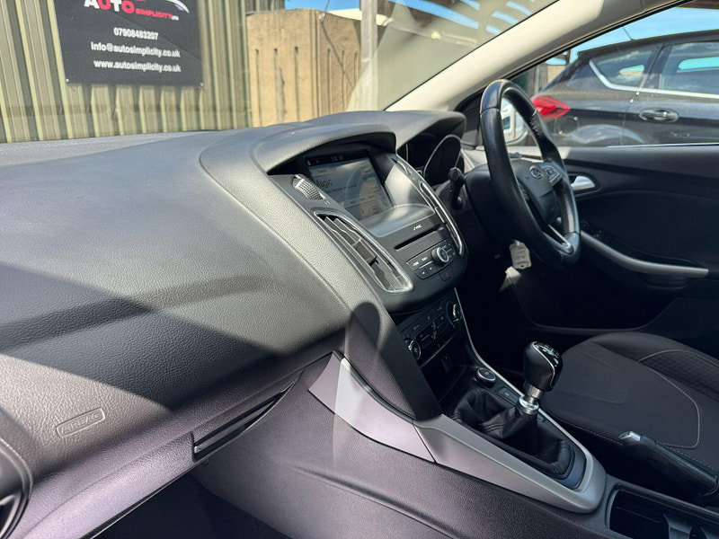 Ford Focus 1.0T EcoBoost Zetec Euro 6 (s/s) 5dr 5dr Manual 2026